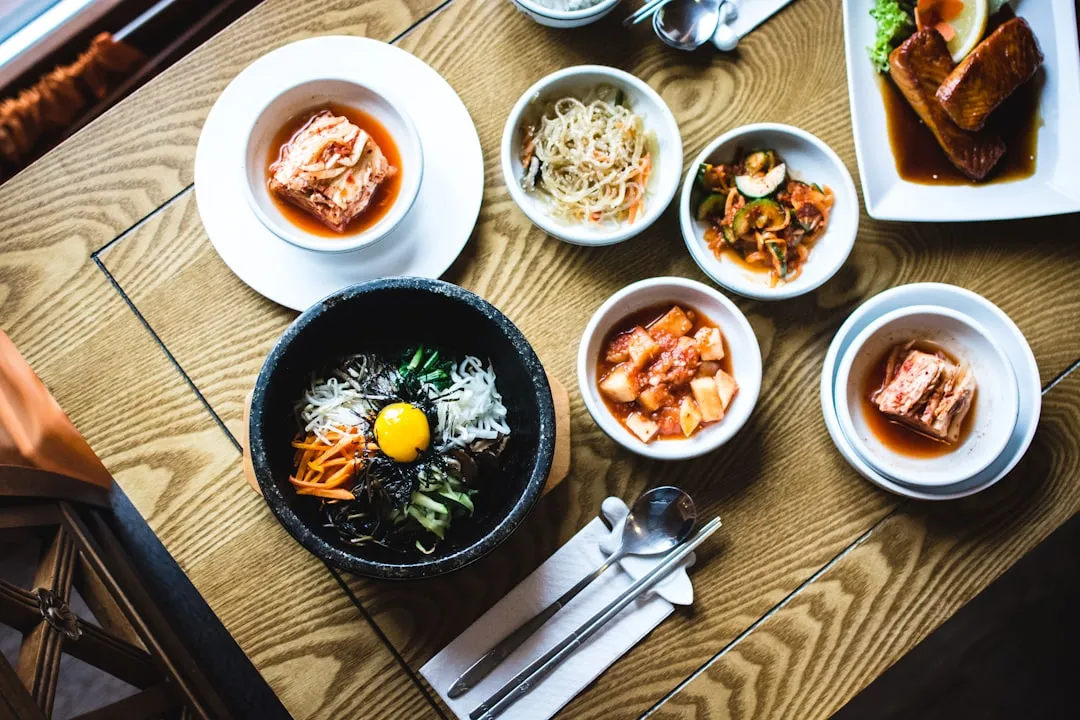 집에서 차린 한식 한 상 — 냉장고 남은 재료로 ChatGPT가 짜 준 저녁 메뉴 예시