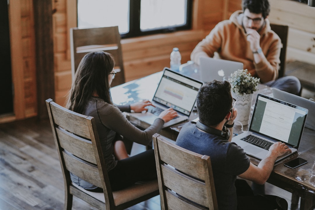 ChatGPT 워크스페이스 에이전트 빌더 화면 — Atlassian Rovo MCP 커넥터 활성화 + Jira 이슈 자동 생성 도구 권한 설정 인터페이스