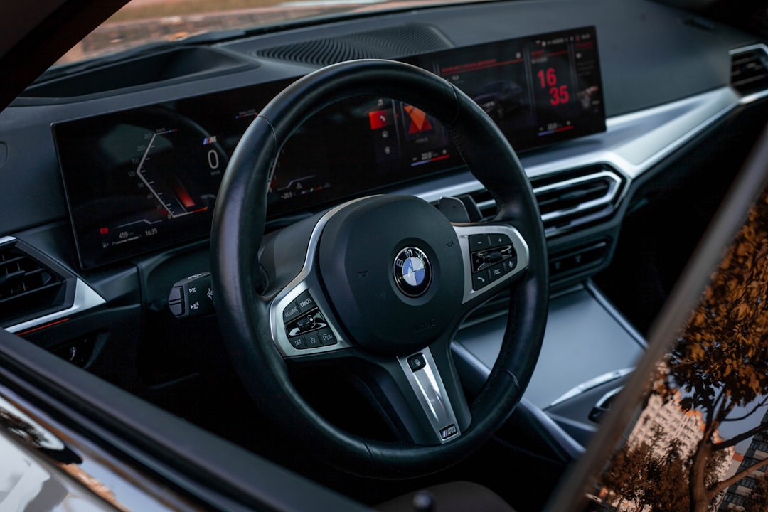 Make.com 대시보드 화면 예시 — 여러 앱이 연결된 자동화 시나리오 흐름도